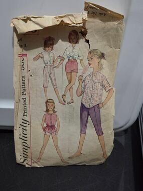 Simplicity 3985 Vintage 1960 Girls Size 8 Vtg Sewing Pattern Top Capri Shorts